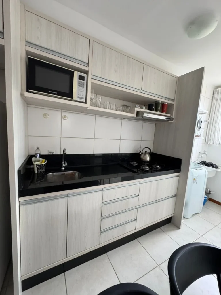 APARTAMENTO MOBILIADO À VENDA | BALNEÁRIO PIÇARRAS/SC