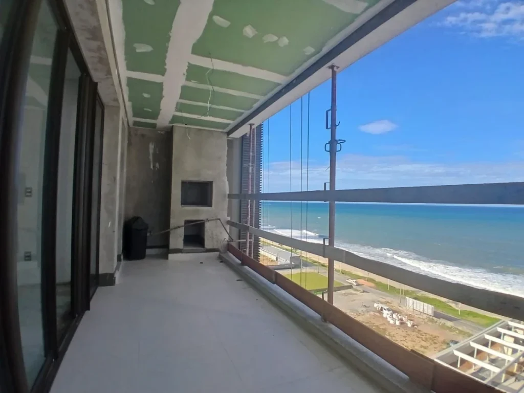 FRENTE MAR ,GRANT HOME CLUBE: na Praia do Tabuleiro, Barra Velha – SC